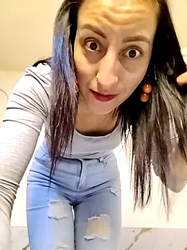 Oriana111 online show from May 5, 2026, 2:58 am