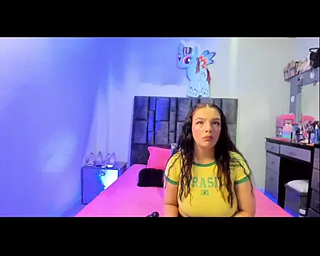 Snapshot of Esmeraldaa- chatting on November 16, 2025, 9:30 pm Esmeraldaa- online show from November 16, 2025, 9:30 pm