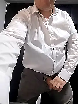 BigCristh79 online show from October 16, 2025, 5:43 pm