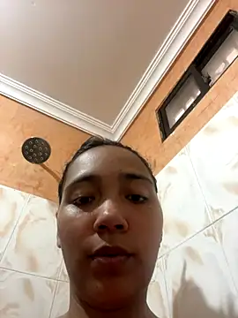 effie castroo online show from December 14, 2025, 7:19 pm