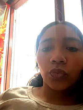 effie castroo online show from October 24, 2025, 5:01 pm