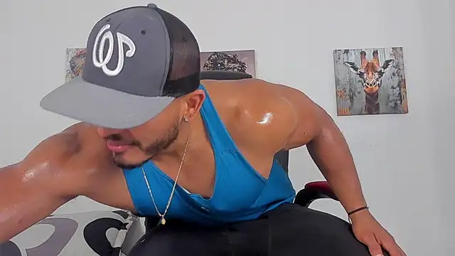 Snapshot of magnusclark chatting on June 23, 2026, 6:06 pm magnusclark online show from June 23, 2026, 6:06 pm