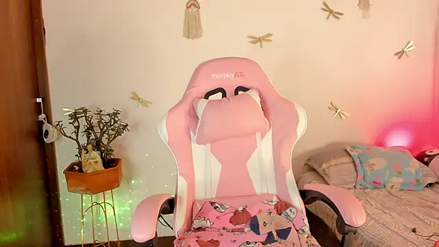 Snapshot of princessluna_19 chatting on July 25, 2026, 8:59 pm princessluna 19 online show from July 25, 2026, 8:59 pm