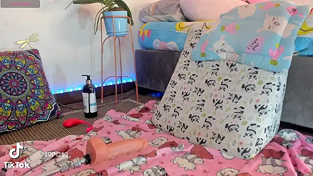 princessluna 19 online show from April 28, 2026, 2:27 am