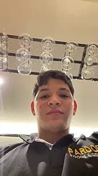 RobinLenoxx online show from November 13, 2025, 12:14 am