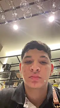 RobinLenoxx online show from November 23, 2025, 10:42 pm