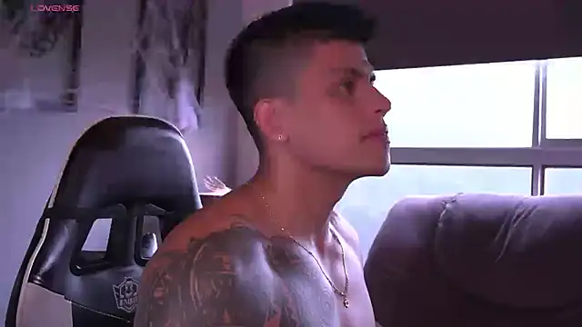 Snapshot of tyler_muscle1 chatting on October 22, 2025, 5:56 pm tyler muscle1 online show from October 22, 2025, 5:56 pm