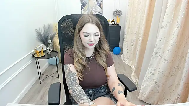 Snapshot of MariaRobinsone chatting on June 8, 2026, 11:55 am MariaRobinsone online show from June 8, 2026, 11:55 am