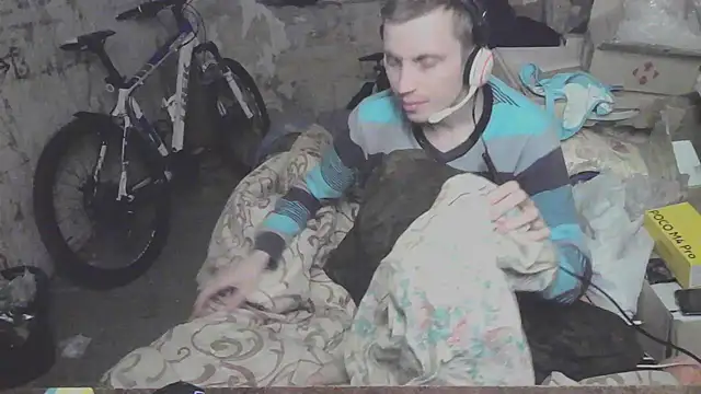 Snapshot of makarov1993 chatting on October 8, 2025, 6:41 pm makarov1993 online show from October 8, 2025, 6:41 pm