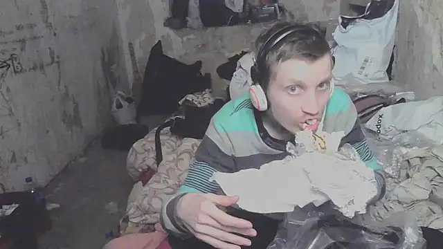 Snapshot of makarov1993 chatting on November 16, 2025, 3:06 pm makarov1993 online show from November 16, 2025, 3:06 pm