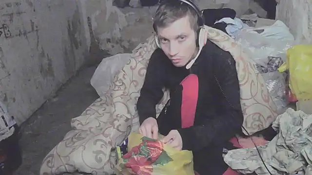 Snapshot of makarov1993 chatting on November 11, 2025, 9:53 pm makarov1993 online show from November 11, 2025, 9:53 pm