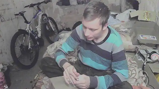 Snapshot of makarov1993 chatting on October 15, 2025, 10:23 am makarov1993 online show from October 15, 2025, 10:23 am