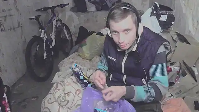 Snapshot of makarov1993 chatting on October 21, 2025, 9:25 pm makarov1993 online show from October 21, 2025, 9:25 pm