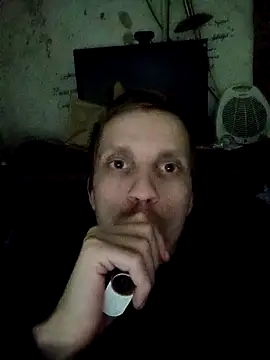 Snapshot of makarov1993 chatting on November 18, 2025, 4:43 pm makarov1993 online show from November 18, 2025, 4:43 pm