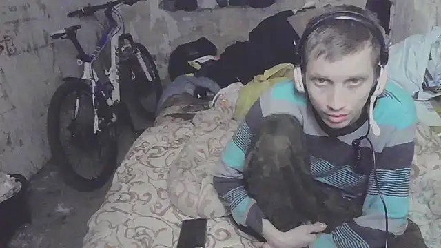 Snapshot of makarov1993 chatting on October 27, 2025, 10:00 pm makarov1993 online show from October 27, 2025, 10:00 pm