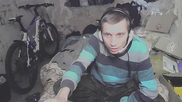 Snapshot of makarov1993 chatting on October 13, 2025, 7:15 pm makarov1993 online show from October 13, 2025, 7:15 pm