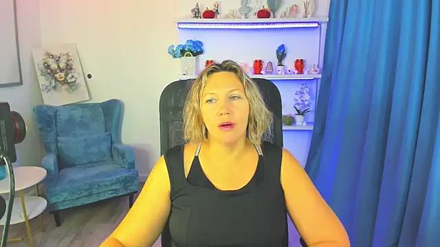 Snapshot of NinaStarle chatting on November 2, 2025, 4:39 am NinaStarle online show from November 2, 2025, 4:39 am