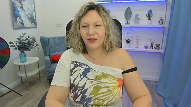 NinaStarle online show from May 7, 2026, 4:50 am