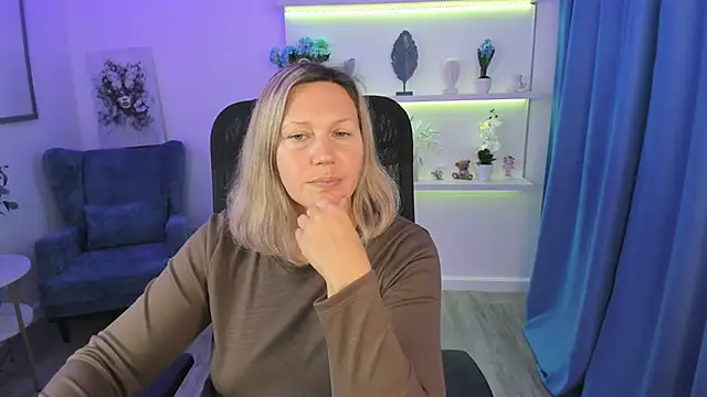 Snapshot of NinaStarle chatting on September 13, 2025, 11:32 am NinaStarle online show from September 13, 2025, 11:32 am