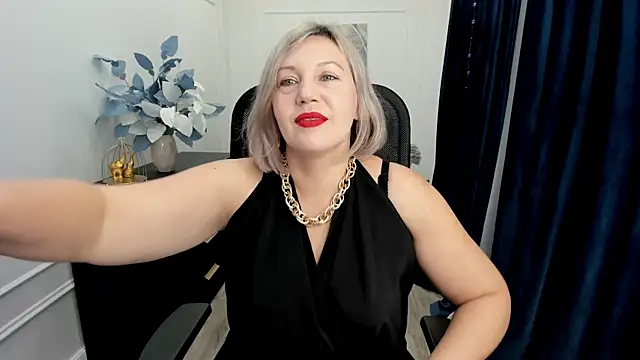 Snapshot of NinaStarle chatting on November 19, 2025, 4:45 am NinaStarle online show from November 19, 2025, 4:45 am