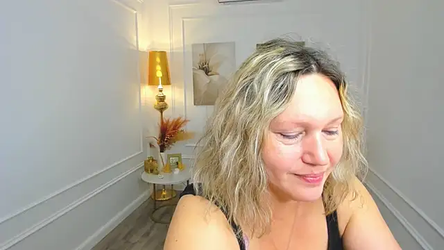 NinaStarle online show from May 3, 2026, 4:39 am