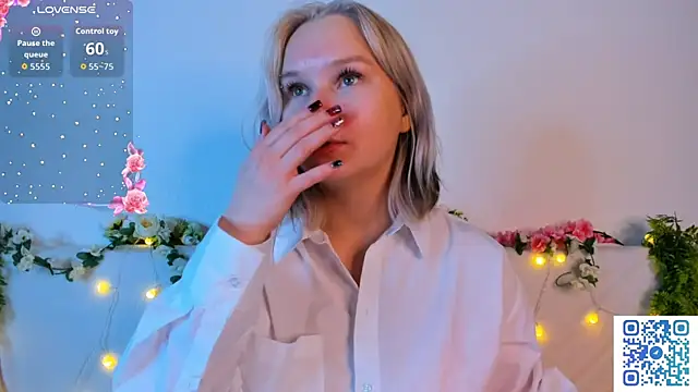 Snapshot of girlllsooft chatting on November 30, 2025, 2:12 am girlllsooft online show from November 30, 2025, 2:12 am