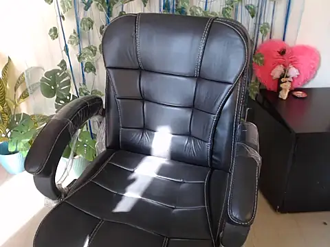 anika bold online show from October 13, 2025, 3:30 am