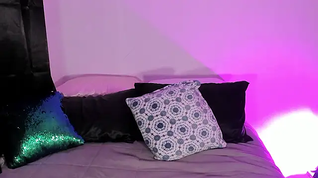 Londonttipton online show from February 5, 2026, 5:47 am