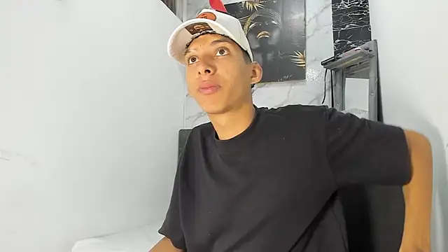 Snapshot of afrodita_n_ares chatting on December 1, 2025, 8:21 pm afrodita n ares online show from December 1, 2025, 8:21 pm