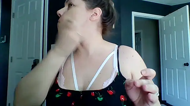 Snapshot of Melissamarcosx4 chatting on April 27, 2026, 2:15 pm Melissamarcosx4 online show from April 27, 2026, 2:15 pm
