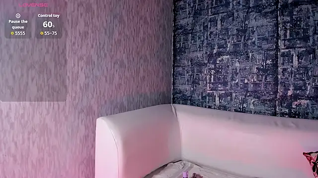 Snapshot of NathalyLeen chatting on November 14, 2025, 8:45 pm NathalyLeen online show from November 14, 2025, 8:45 pm