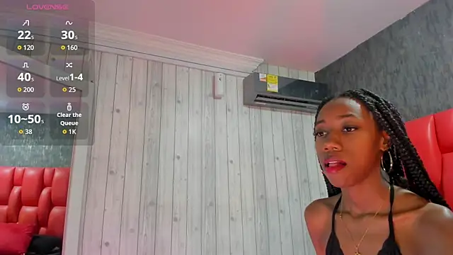 Snapshot of NathalyLeen chatting on November 12, 2025, 10:46 pm NathalyLeen online show from November 12, 2025, 10:46 pm