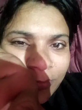 Snapshot of couple_71 chatting on November 28, 2025, 8:31 pm couple 71 online show from November 28, 2025, 8:31 pm