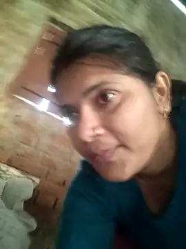 Snapshot of couple_71 chatting on December 1, 2025, 5:08 am couple 71 online show from December 1, 2025, 5:08 am