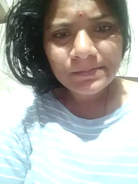 Snapshot of couple_71 chatting on April 12, 2026, 2:37 am couple 71 online show from April 12, 2026, 2:37 am