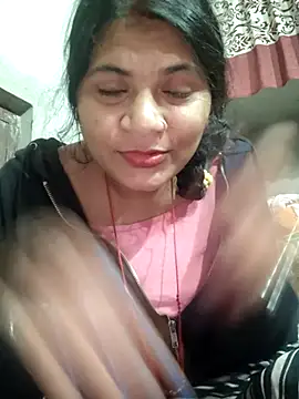 Snapshot of couple_71 chatting on December 4, 2025, 5:06 am couple 71 online show from December 4, 2025, 5:06 am