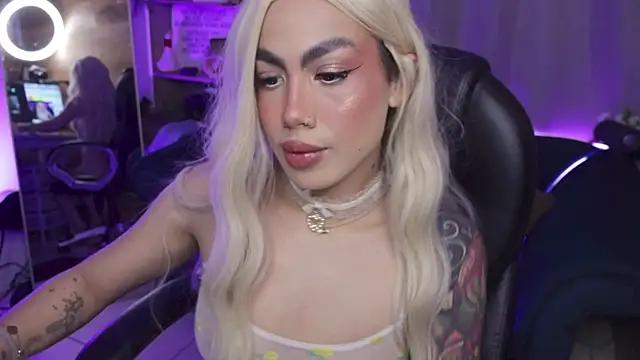 Snapshot of Miila_snow chatting on February 16, 2026, 7:56 pm Miila snow online show from February 16, 2026, 7:56 pm