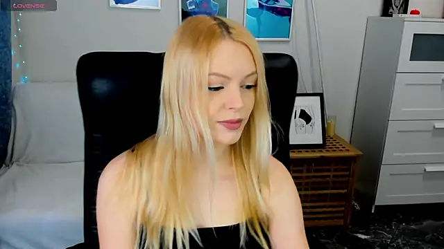 KatherineePierce online show from April 19, 2026, 3:35 pm