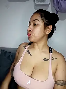 Snapshot of violettaa_millerss chatting on April 27, 2026, 12:08 am violettaa millerss online show from April 27, 2026, 12:08 am