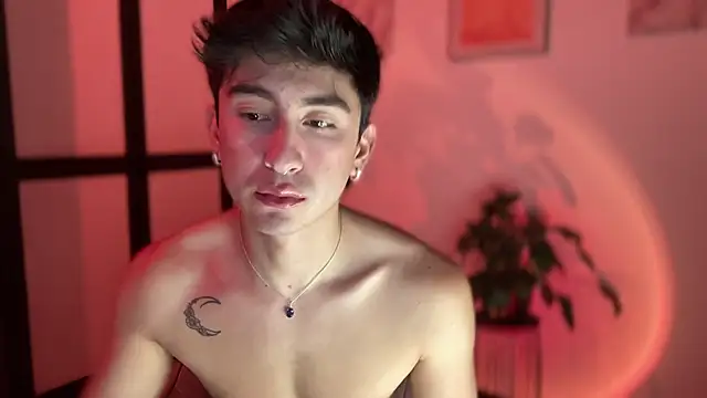 sweettaaron01 online show from April 23, 2026, 12:39 am