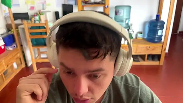 Snapshot of Haustin202 chatting on November 11, 2025, 3:07 pm Haustin202 online show from November 11, 2025, 3:07 pm