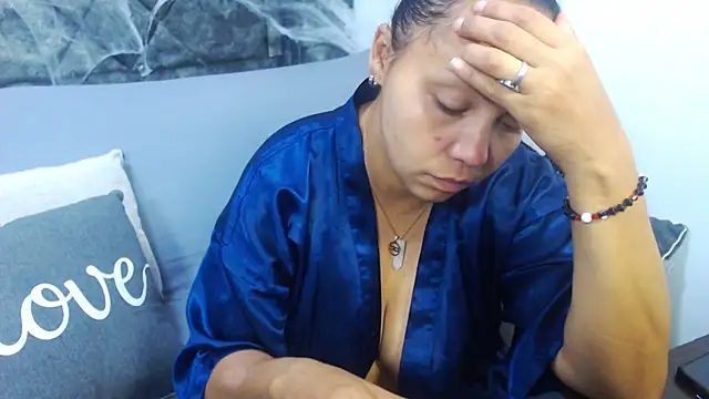 Melany Contrera online show from October 28, 2025, 4:24 am