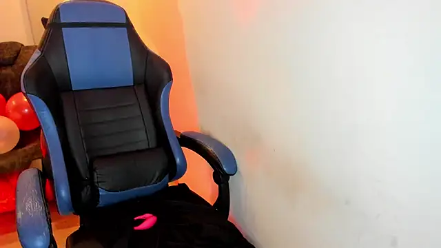 Snapshot of Scarbadgirl_ chatting on February 15, 2026, 7:51 am Scarbadgirl online show from February 15, 2026, 7:51 am