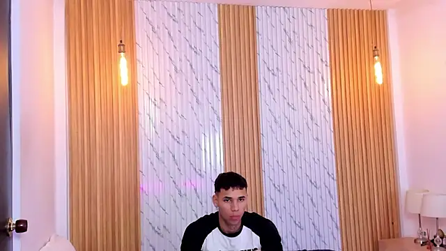 thomas walker0 online show from February 5, 2026, 12:45 pm