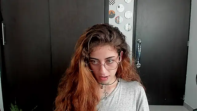 Snapshot of star_shooting8 chatting on October 22, 2025, 9:57 pm star shooting8 online show from October 22, 2025, 9:57 pm