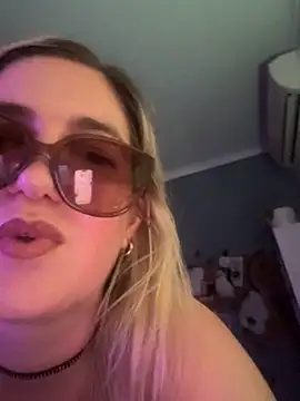 Granlady7 online show from February 7, 2026, 1:24 am