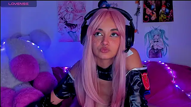 Snapshot of Maki_sins chatting on October 19, 2025, 7:33 am Maki sins online show from October 19, 2025, 7:33 am