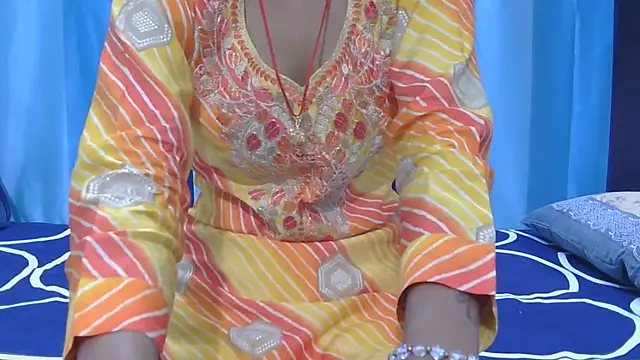 Snapshot of Aarti_misty71 chatting on November 3, 2025, 5:23 am Aarti misty71 online show from November 3, 2025, 5:23 am