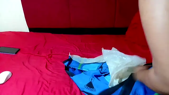 HugeTitisxx online show from February 21, 2026, 7:38 pm