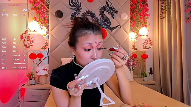 Snapshot of Nelly_Kimm chatting on November 19, 2025, 1:05 am Nelly Kimm online show from November 19, 2025, 1:05 am